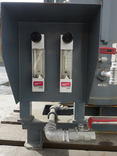 縦型<br>ドライ<br>真空ポンプ