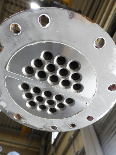 縦型<br>ドライ<br>真空ポンプ