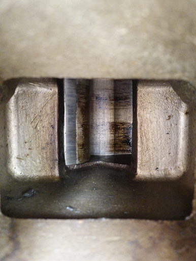 縦型<br>ドライ<br>真空ポンプ