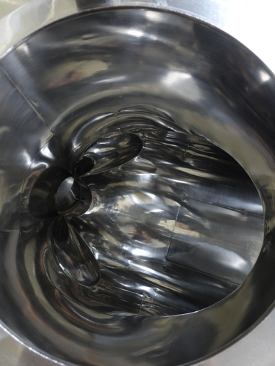 V型混合機<br><br>V型ミキサー