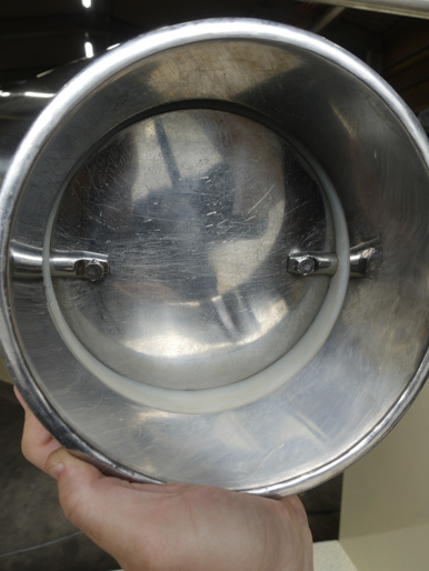 V型混合機<br><br>V型ミキサー