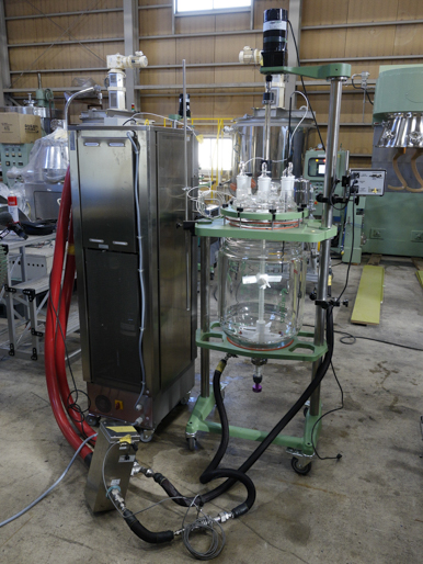 【1】<br>ガラス反応釜<br><br>精密温調器