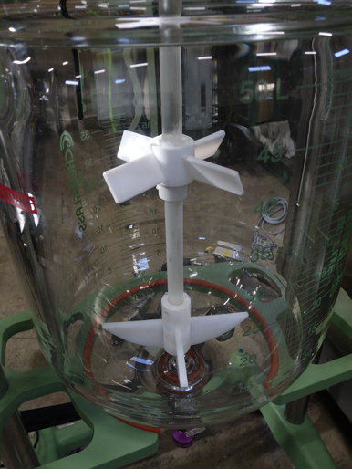 【1】<br>ガラス反応釜<br><br>精密温調器