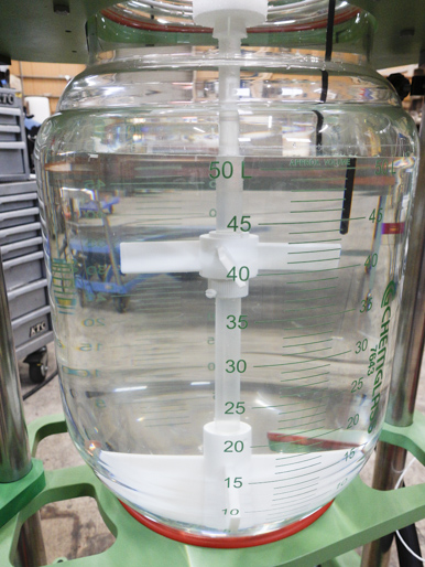 【2】<br>ガラス反応釜<br><br>精密温調器