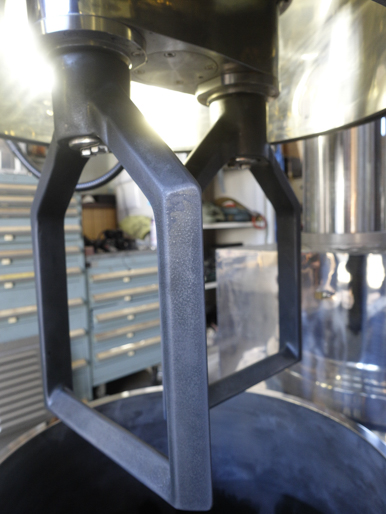 プラネタリーミキサー<br><br>ラムプレス付き