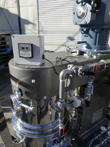 プラネタリーミキサー<br><br>ラムプレス付き