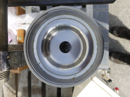 【1】<br>円筒縦型<br>超高速遠心分離機<br><br>シャープレス