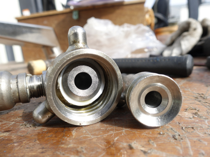 【1】<br>円筒縦型<br>超高速遠心分離機<br><br>シャープレス