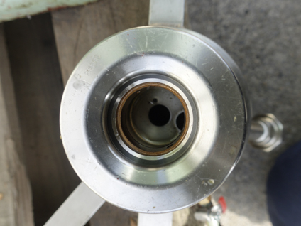 【1】<br>円筒縦型<br>超高速遠心分離機<br><br>シャープレス