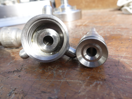 【2】<br>円筒縦型<br>超高速遠心分離機<br><br>シャープレス