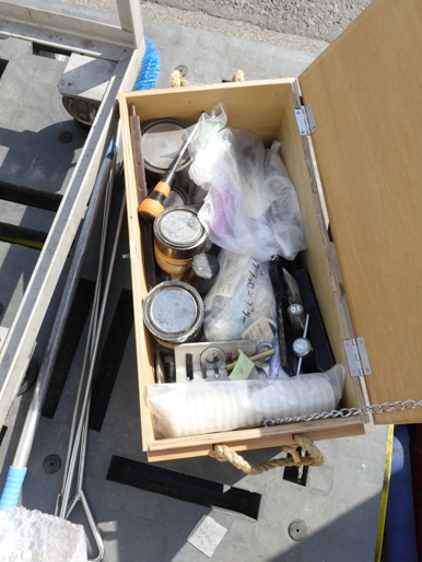 【2】<br>円筒縦型<br>超高速遠心分離機<br><br>シャープレス