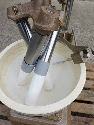 3軸<br>ニットー<br>自動乳鉢<br><br>ライカイ機<br><br>擂潰機