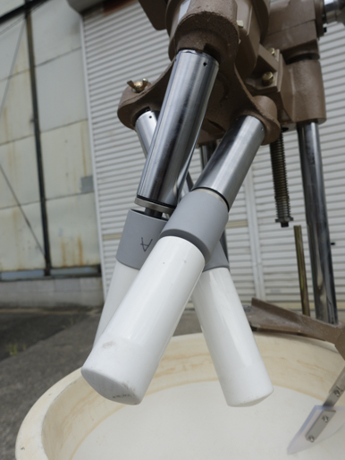 3軸<br>ニットー<br>自動乳鉢<br><br>ライカイ機<br><br>擂潰機