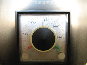 箱形棚段式<br>熱風乾燥機<br><br>全自動<br>無塵無菌<br>循環送風<br>乾熱滅菌器