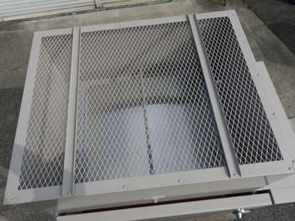 爆発放散口<br>(ベント)付き<br>箱型棚段式<br>熱風乾燥機<br><br>