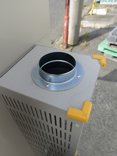 爆発放散口<br>(ベント)付き<br>箱型棚段式<br>熱風乾燥機<br><br>