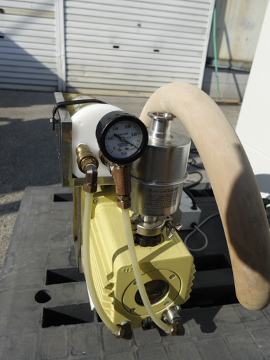 真空定温乾燥器<br><br>真空<br>箱型棚段式<br>乾燥機