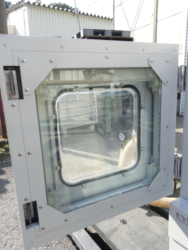 真空定温乾燥器<br><br>真空<br>箱型棚段式<br>乾燥機